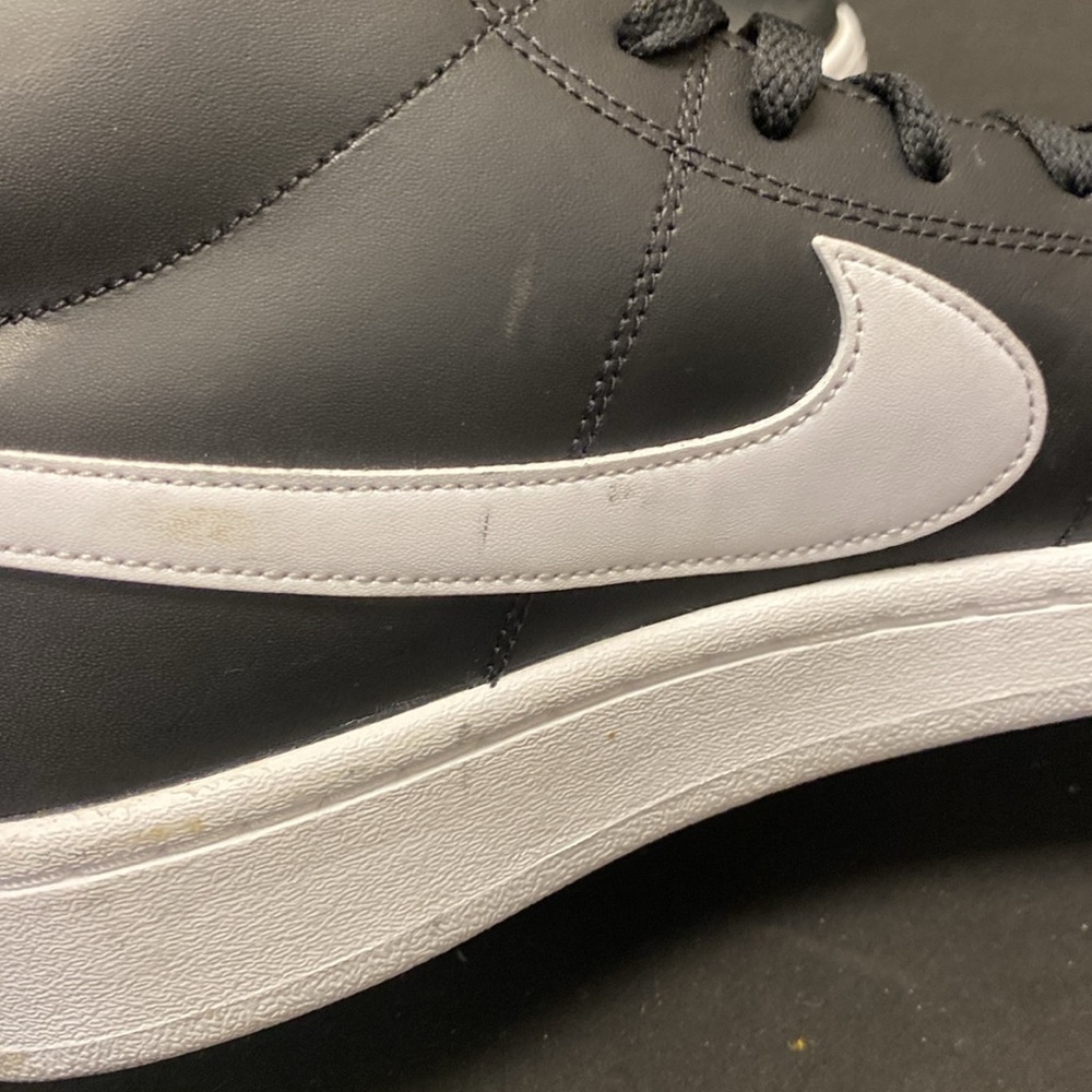 Nike Court Royale 2 - M10 ( A few smudges from storage ) - Picture 11 of 14